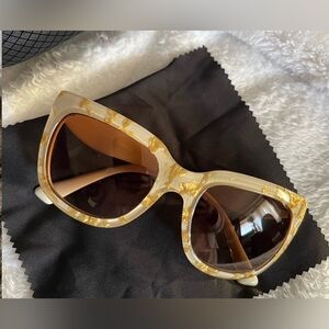 Authentic Dolce & Gabbana Golden & Cream Sunglasses Stylish 😎😎😎